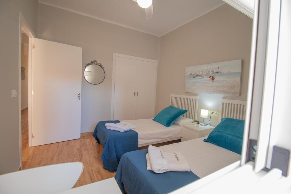 C102 - Huge And Stylish 5 Bedroom By The Center Apartament Màlaga