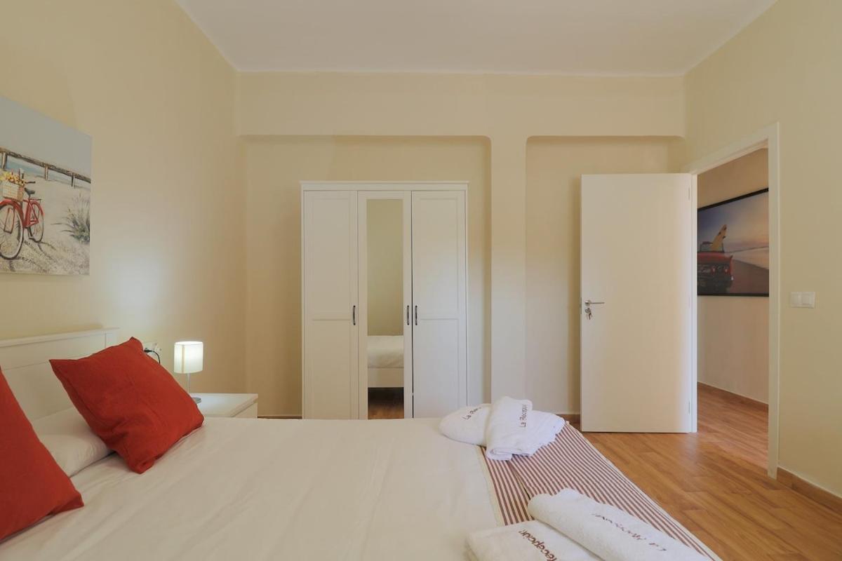 C102 - Huge And Stylish 5 Bedroom By The Center Apartament