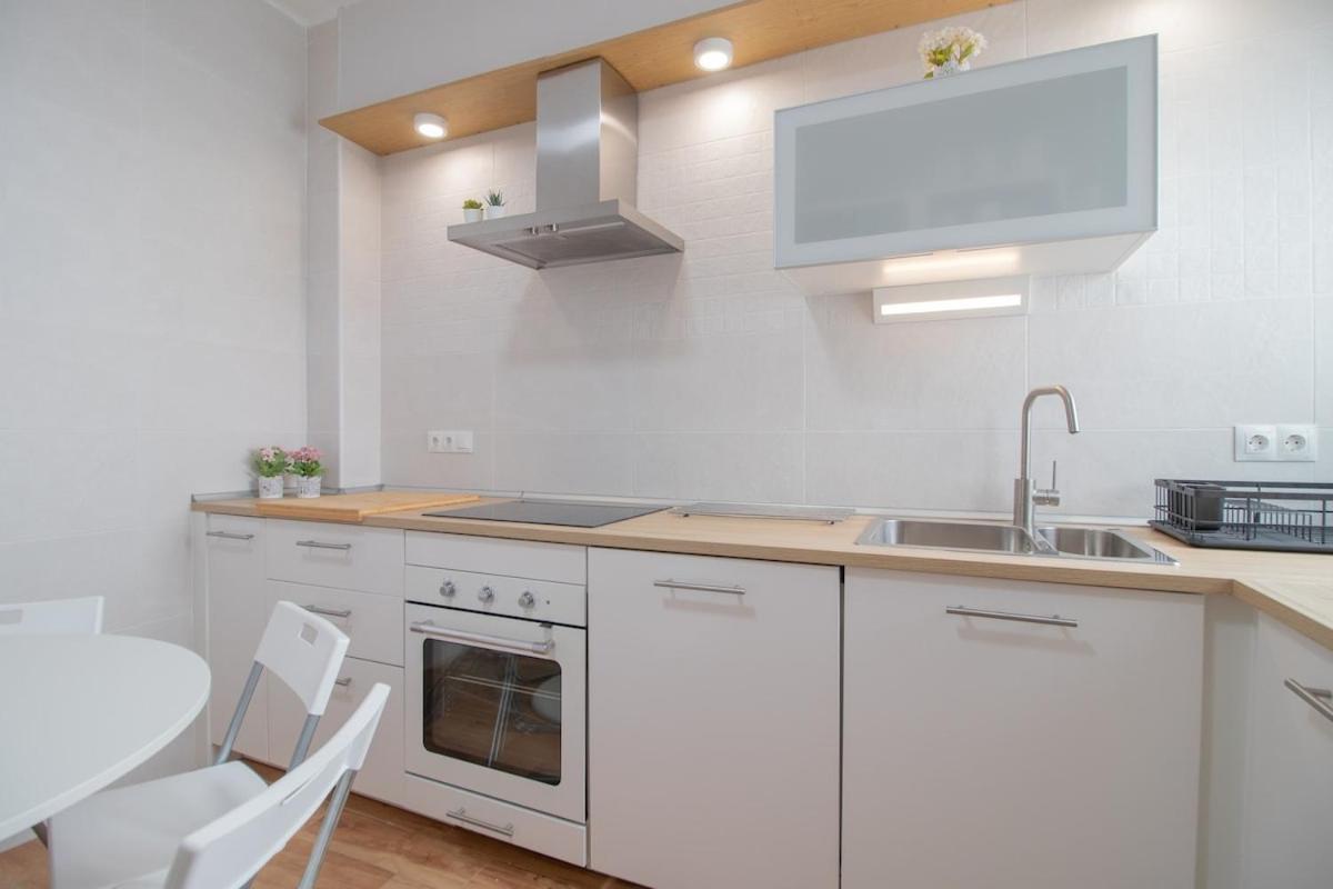 C102 - Huge And Stylish 5 Bedroom By The Center Apartament *