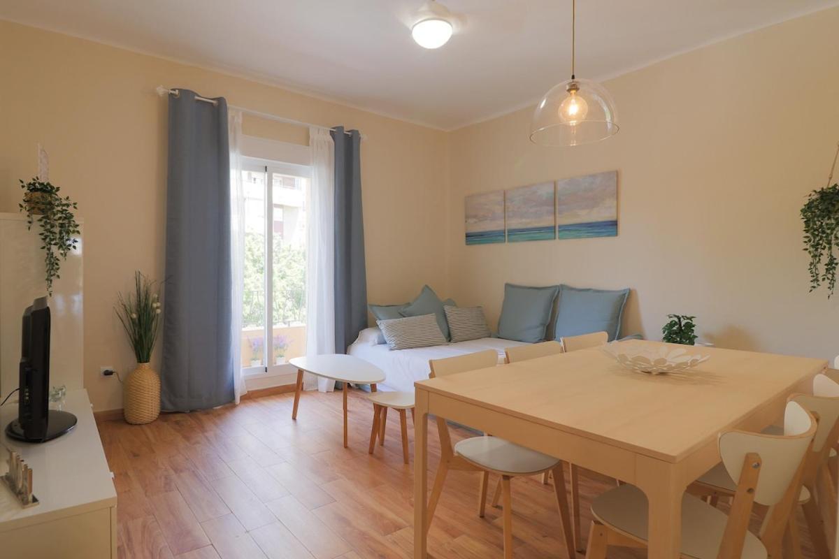 Apartament C102 - Huge And Stylish 5 Bedroom By The Center